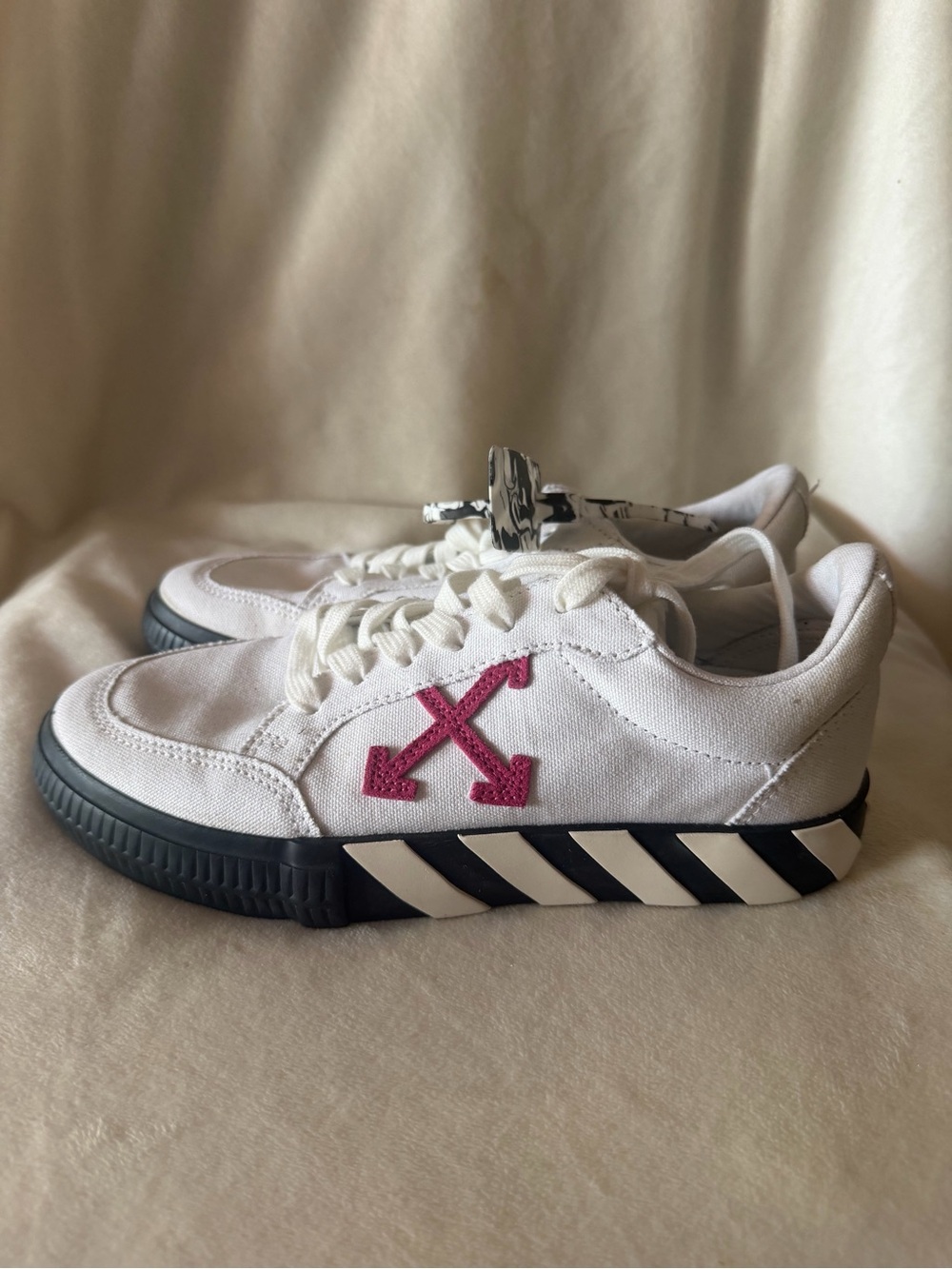 Off-White White Canvas Sneakers with Pink Arrow Logo